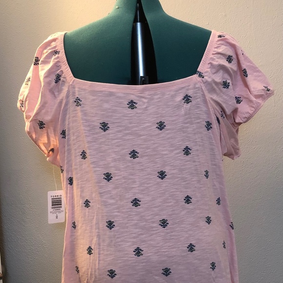 Torrid- Pink Flower Off the Shoulder Crop Top- NWT - Picture 2 of 2
